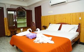 Hotel Nandha